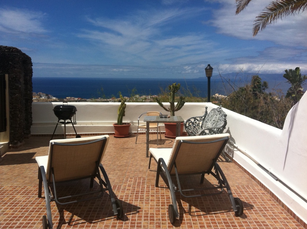 2. Terrasse zum Sonnen und Grillen