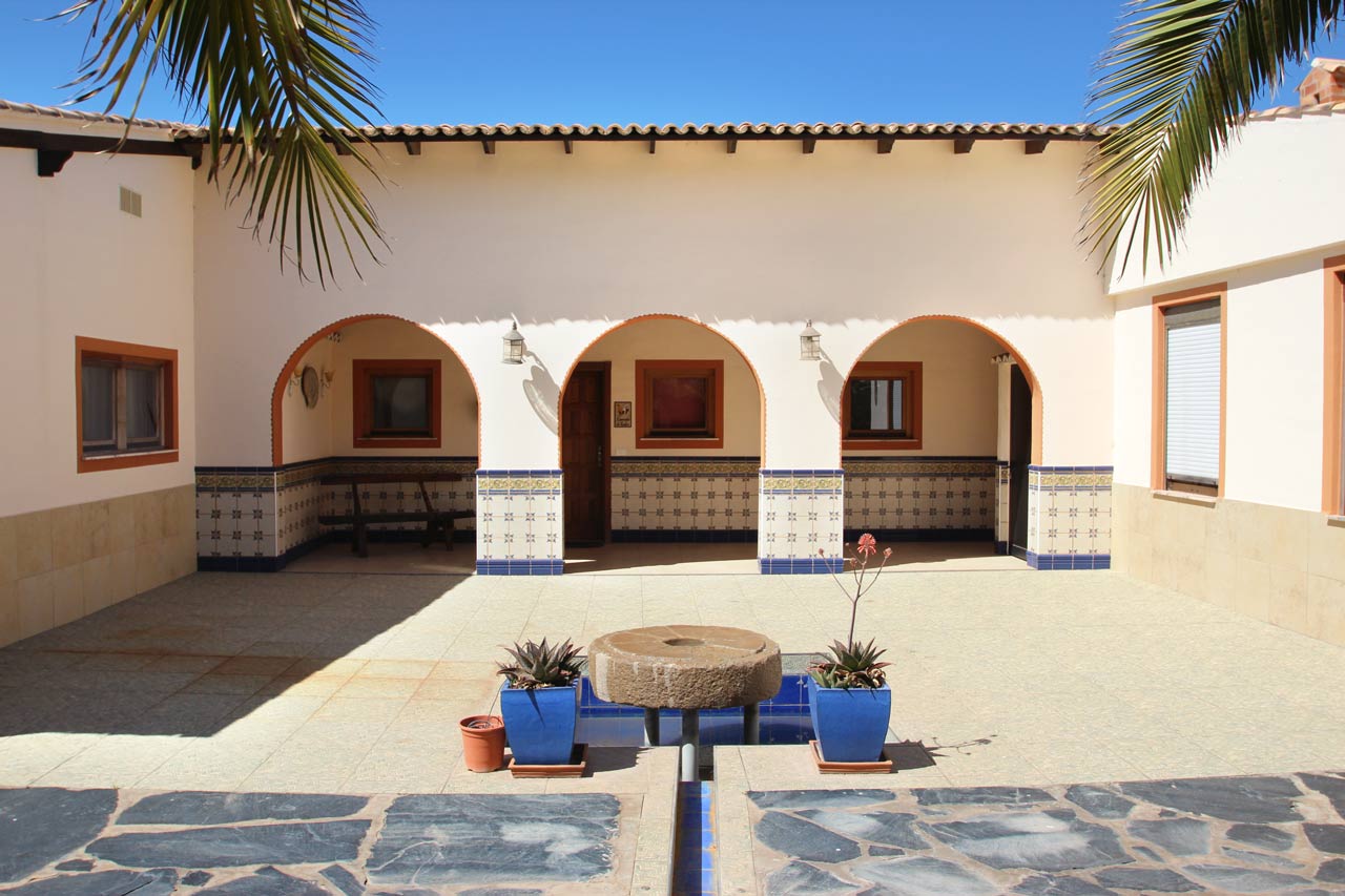 Casa Alhambra Swimming Pool mit Teakholzdeck auf Teneriffa, Playa San Juan