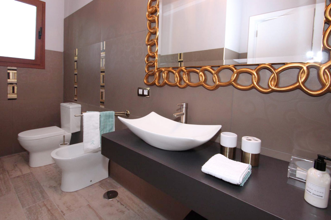 Both bathrooms are situated ensuite